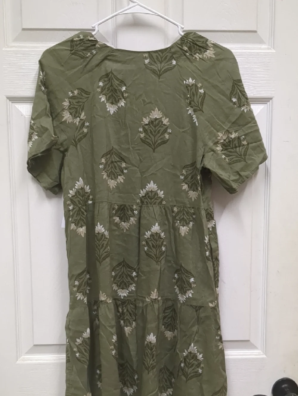NWT Old Navy Olive Green Floral V-Neck Tiered Dress, With Pockets Size Small - Picture 4 of 7